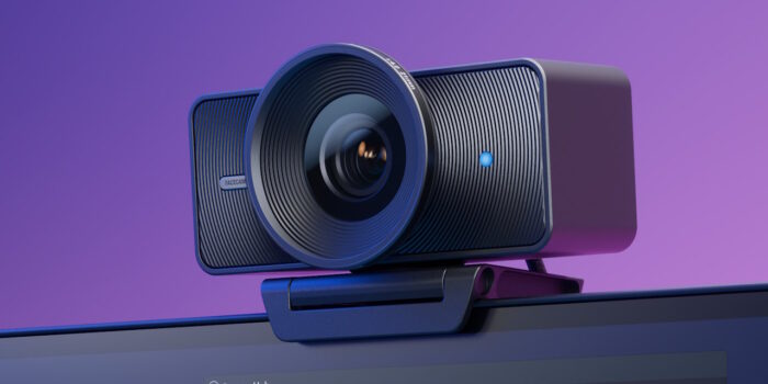 Elgato Facecam 4K fixée sur un écran
